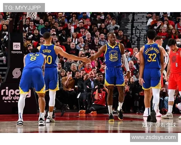 勇士与开拓者G2激战回顾球星表现与战术分析全景展现